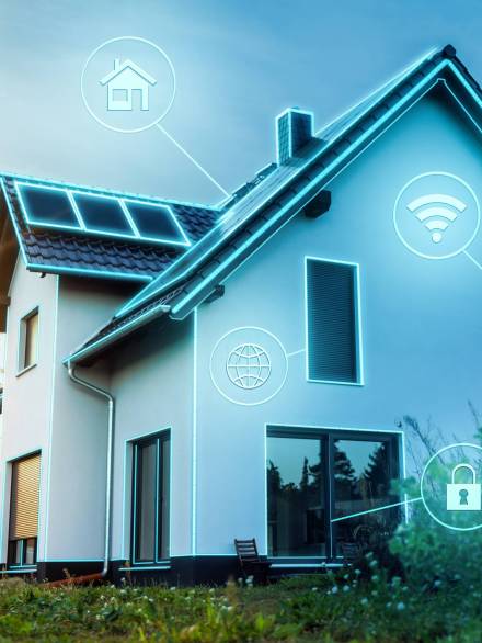 Modern,Smart,Home,Exterior,With,Glowing,Technology,Icons